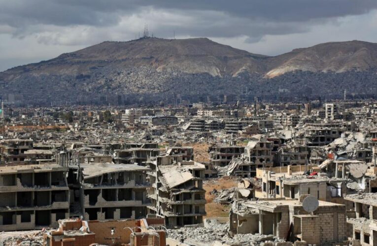 Syrian regime forces cut Eastern Ghouta into three parts