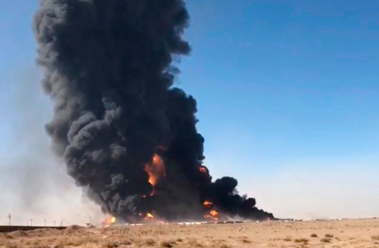 500 vehicles in flames after fuel tanker explodes on  Afghanistan-Iran border