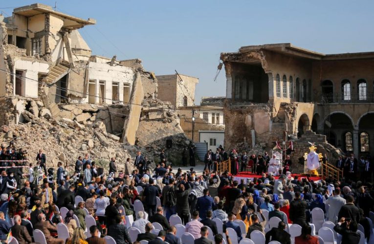 Amid the rubble of Mosul, Pope Francis declares hope ‘more powerful than hatred’