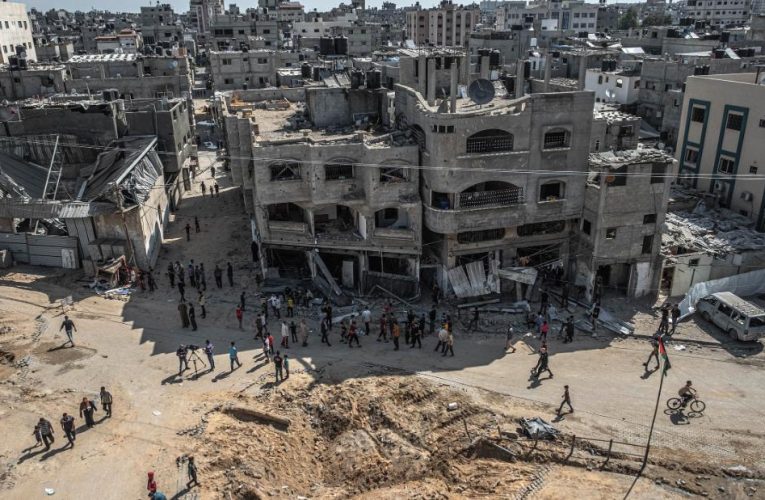 Israel and Palestinian militant group Hamas agree to a ceasefire