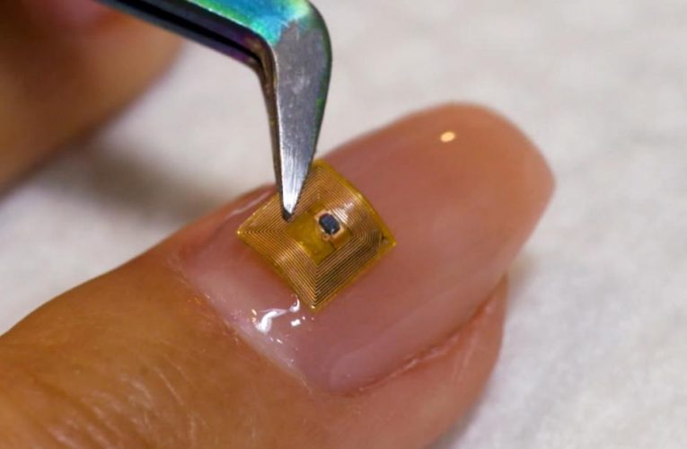‘Microchip manicure’ turns your nails into business cards
