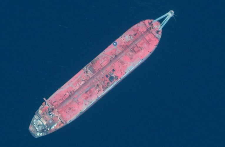 Decaying oil tanker could disrupt clean water supply for 9 million people