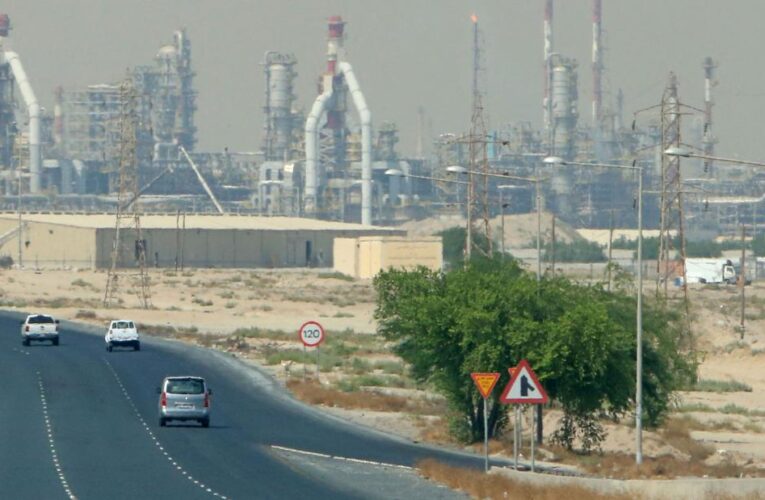 Workers injured in Kuwait refinery fire, output unaffected