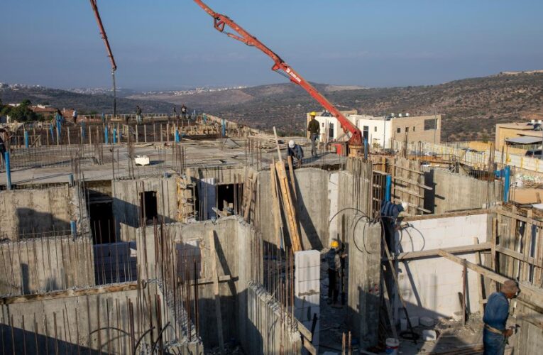 Israeli settlement plans in the West Bank draw condemnation from US, UK, Europe