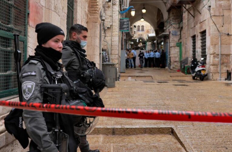 Hamas gunman kills one Israeli, injures four others, in Jerusalem attack; police shoot dead assailant