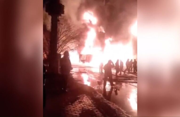 Massive fire breaks out at oil refinery in Iran