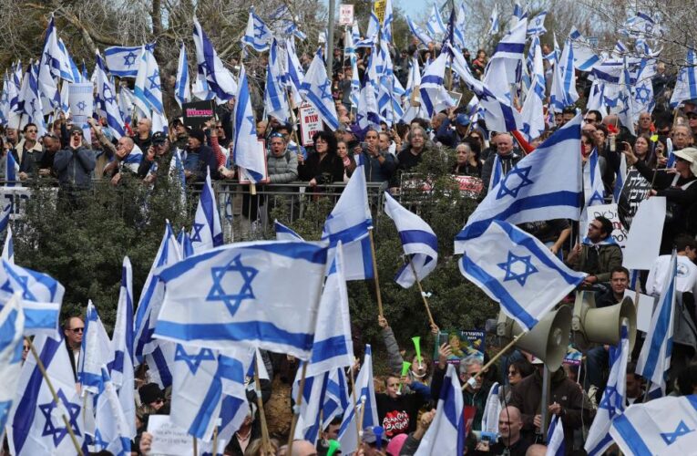 Thousands protest Netanyahu’s plan to weaken Israel’s judiciary as president warns of ‘social collapse’