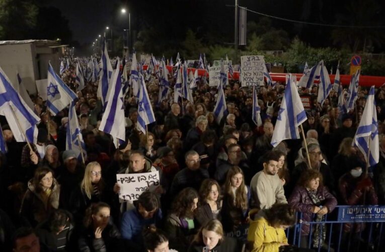 About 160,000 people protest against Netanyahu’s judicial overhaul in Tel Aviv