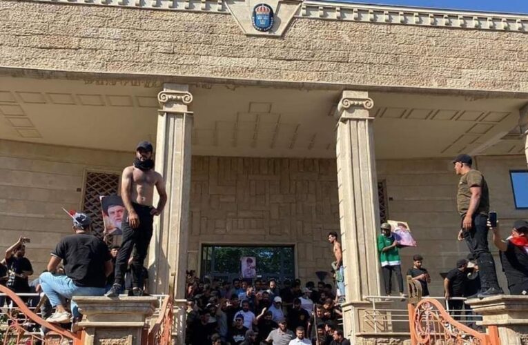 Protestors break into Swedish embassy in Baghdad after Stockholm Quran burning