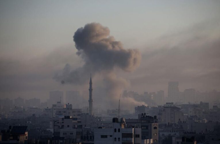 Desperately needed aid piles up outside Gaza as WHO warns water is running out