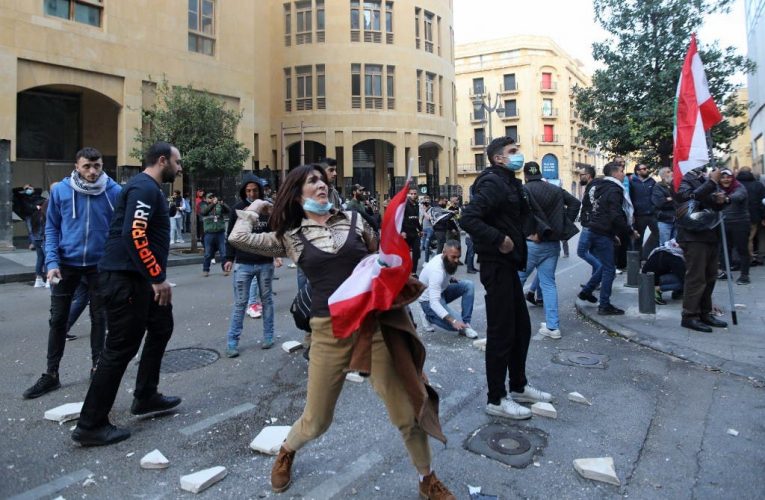 Lebanese Protesters Hurl Rocks at Police