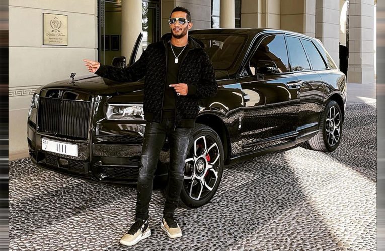 محمد رمضان يثير تفاعلا بصورة “دولارات في بنطاله”