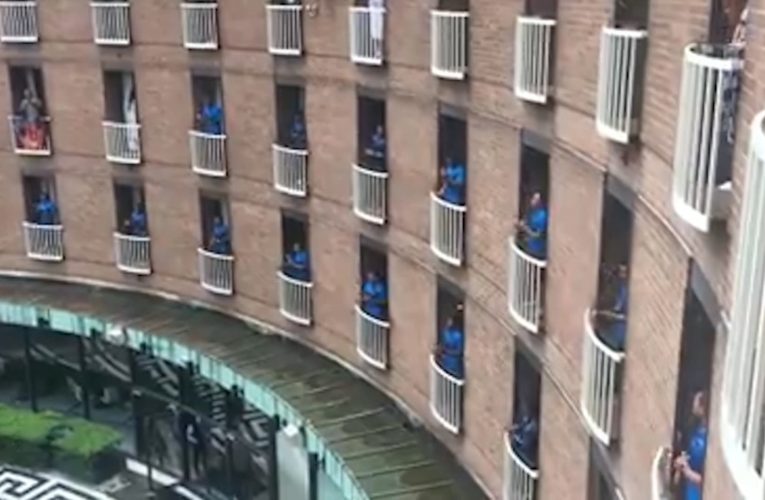 شاهد كيف شكر فريق رياضي العاملين على رعايتهم خلال الحجر الصحي في أستراليا