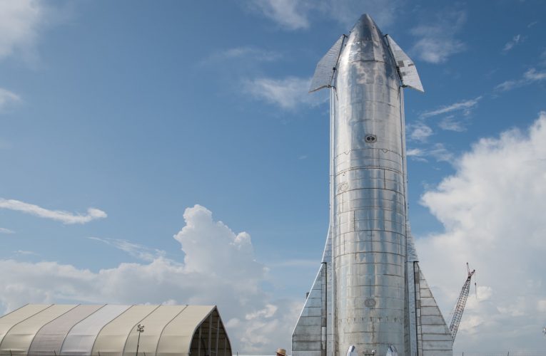 نموذج أولي من صاروخ سبيس إكس الفضائي ينفجر بعد دقائق من هبوط ناجح.. وإيلون ماسك يُعلق