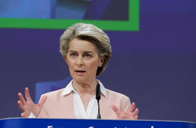 اتفاق أمريكا والاتحاد الأوروبي على تعليق الرسوم الجمركية بشأن نزاع بوينغ وإيرباص