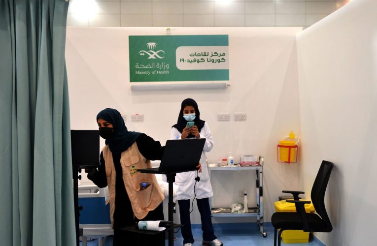 وزارة التجارة السعودية تتيح للمتاجر منح خصومات للحاصلين على لقاح كورونا