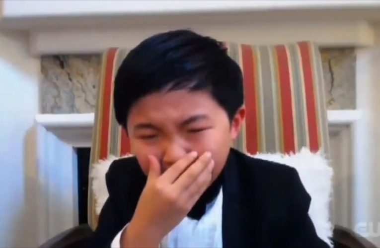 شاهد.. خطاب مؤثر إبان تسليم جائزة أفضل ممثل شاب لطفل عمره 8 سنوات