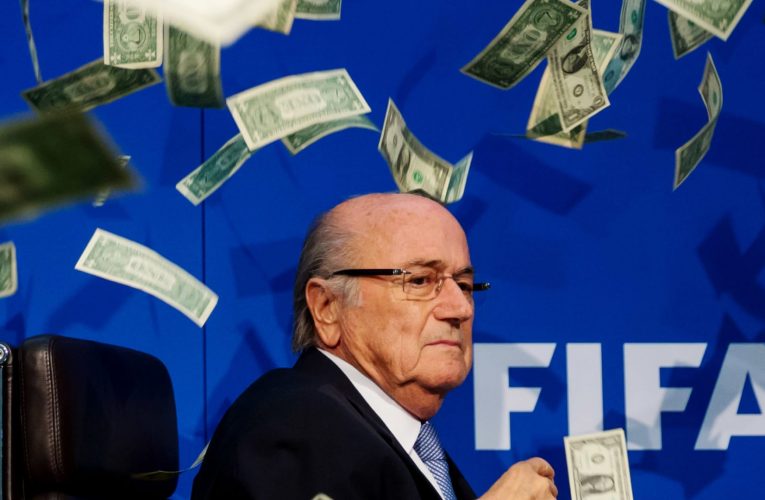 عقوبات جديدة على بلاتر وفالك بسبب خروقات لميثاق الأخلاق التابع للفيفا