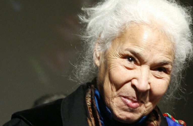 يصنفونها “زنديقة ومرتدة”.. كاتب إماراتي: نوال السعداوي شكلت تهديدًا للفقهاء والمحافظين