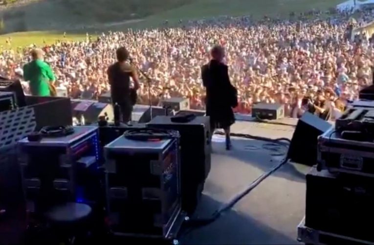 “كأنها خالية من كورونا”.. شاهد كيف احتفلت نيوزيلندا بحفلة موسيقية حاشدة