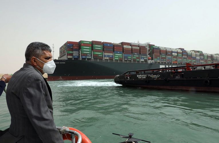 إيفر غيفين.. معلومات عن سفينة أغلقت قناة السويس وشغلت العالم أجمع