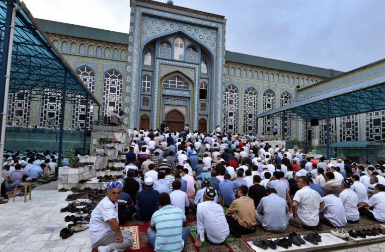 منها الزغاريد وقرع الطبول.. أغرب العادات الرمضانية حول العالم!