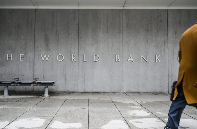 البنك الدولي يطلق تحذيرًا من تصاعد ديون دول الشرق الأوسط خلال 2021 بسبب فيروس كورونا