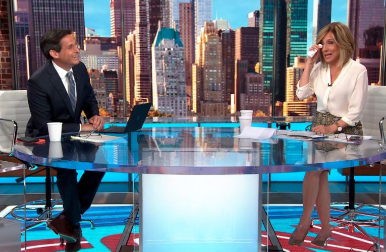 مراسل CNN يفاجئ زميلته في آخر يوم عمل لها بالبرنامج.. شاهد رسالته لها