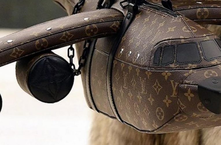 حقيبة على شكل طائرة ثمنها يفوق بعض الطائرات الحقيقية.. هذا سعرها