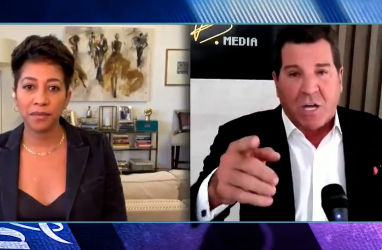 غادر البث غاضباً.. مذيع سابق في فوكس نيوز ينفعل بعد مشادة على الهواء