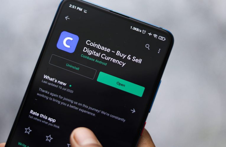 مع اقتراب طرح أكبر منصة تداول عملات مشفرة.. بيتكوين تتخطى 60 ألف دولار