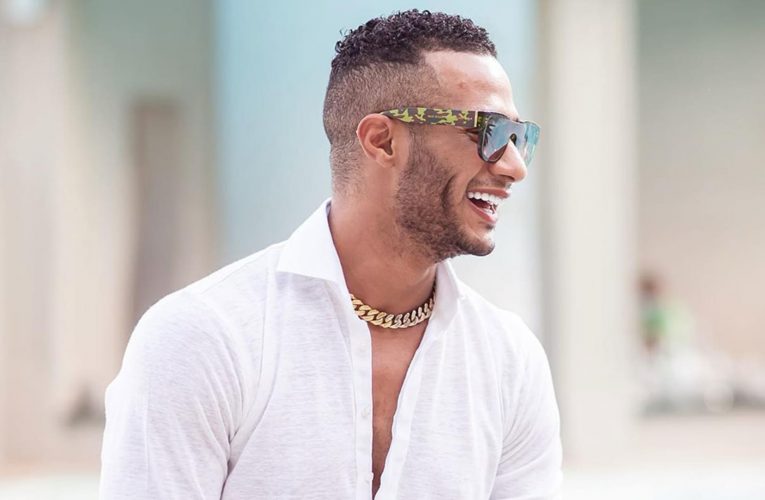 محمد رمضان يعيد نشر فيديو تقبيل عمرو أديب لرأسه.. ما حقيقة الفيديو؟