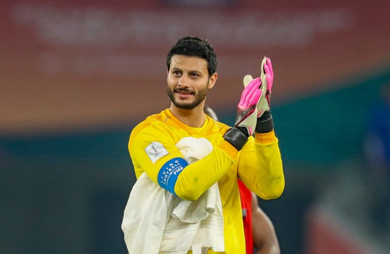 قمة الاهلي والزمالك.. عمرو أديب معلقا على غياب محمد الشناوي: قلبي يقطر دما