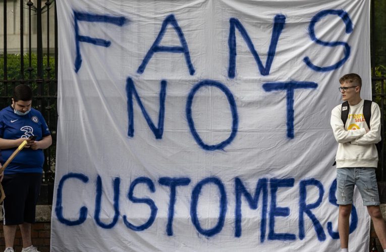 بعد بركان الغضب الجماهيري.. أول نادي يعلن انسحابه من “دوري السوبر الأوروبي”