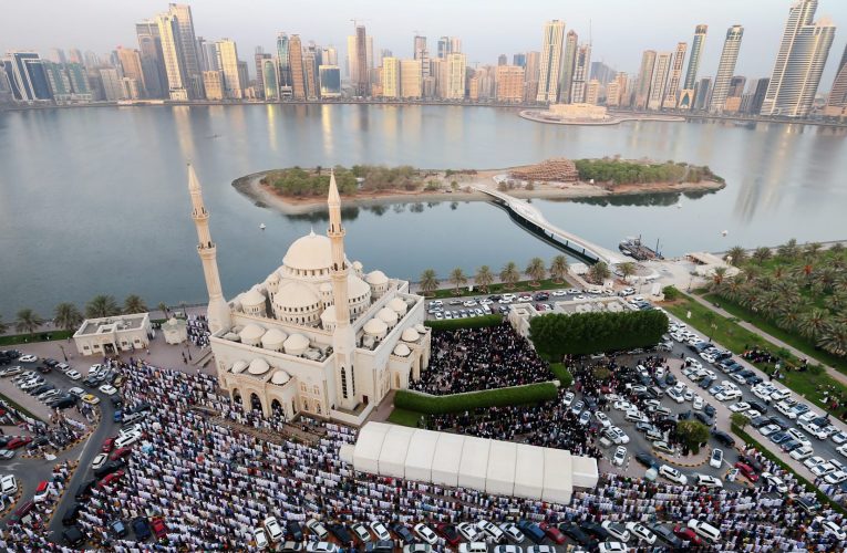 كيف يؤثر شهر رمضان على إنتاجية المهنيين في الدول العربية؟