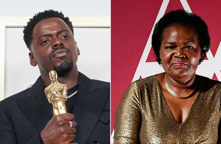 “أمي التقت بأبي وهذا ما حصل بينهما”.. دانيال كولويا يحرج والدته في حفل الأوسكار