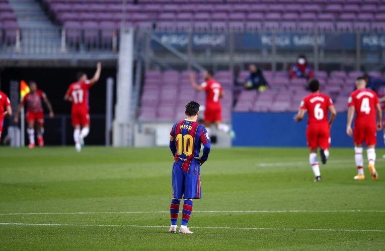 برشلونة يهدر فرصة تصدر الدوري الإسباني بعد هزيمة مباغتة من غرناطة