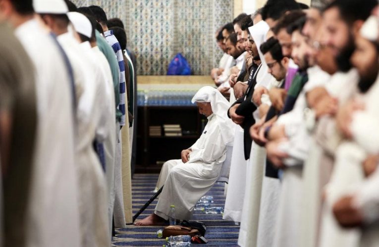 صلاة التراويح عربيًا… مساجد تفتح أبوابها في ست دول وتُغلق في ثلاث