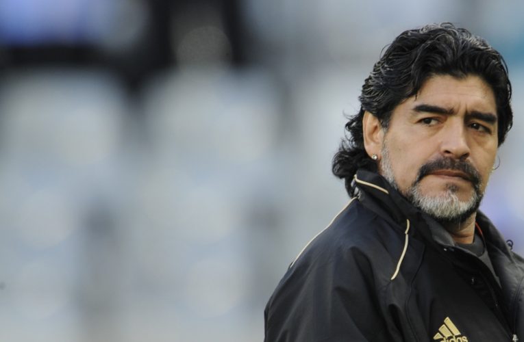 تقرير طبي: مارادونا عاني من الألم 12 ساعة قبل وفاته بسبب “تهور” الفريق المعالج