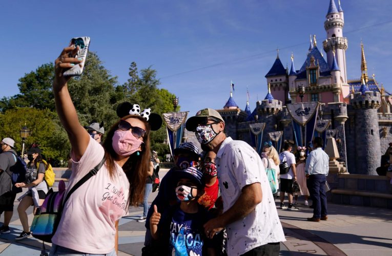 بعد إغلاق دام لأكثر من عام.. “ديزني لاند” تعيد فتح أبوابها للزوار