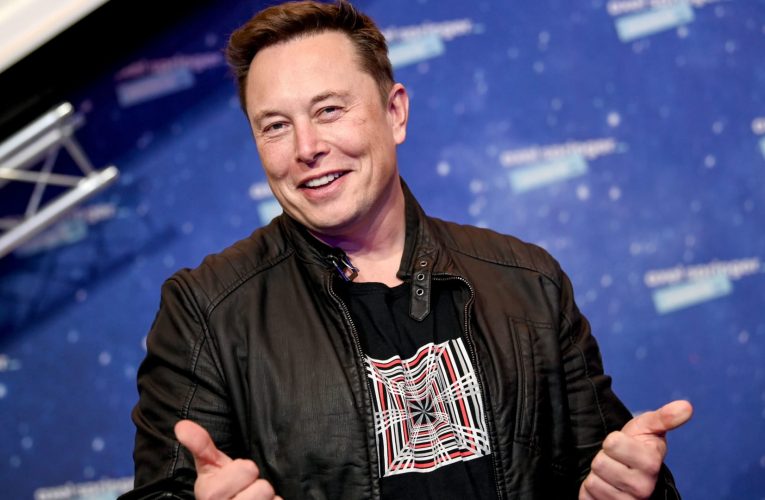 بعد إعلان تقديمه البرنامج.. إيلون موسك يلجأ لمتابعيه على “تويتر” لكتابة مشهده في “ساترداي نايت لايف”