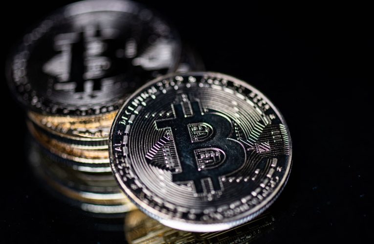 تدهور أسعار بيتكوين والعملات المشفرة بسبب إيلون موسك.. ماذا قال؟