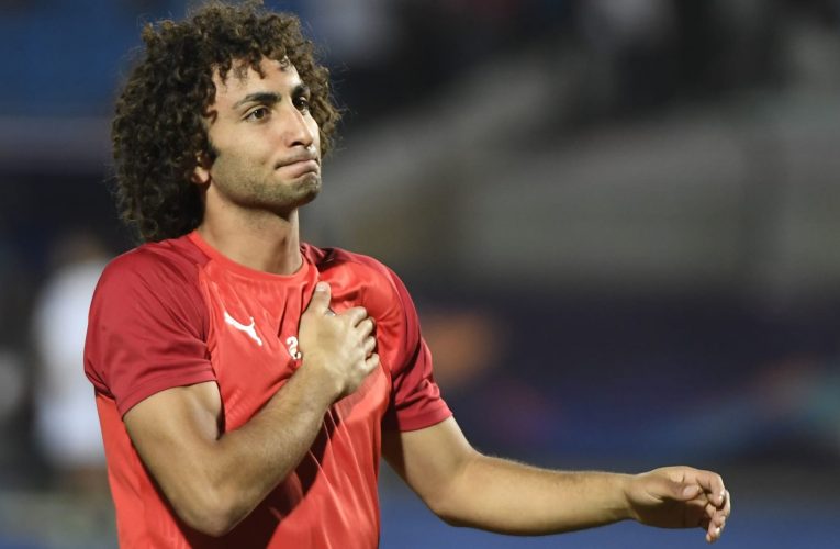 عمرو وردة يتعاطف مع الفلسطينيين أثناء رفع كأس اليونان مع باوك