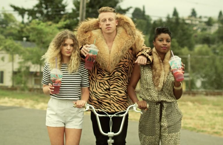 مغني الراب ماكليمور يكشف عن شغفه بلعبة الغولف: أنا مدمن عليها