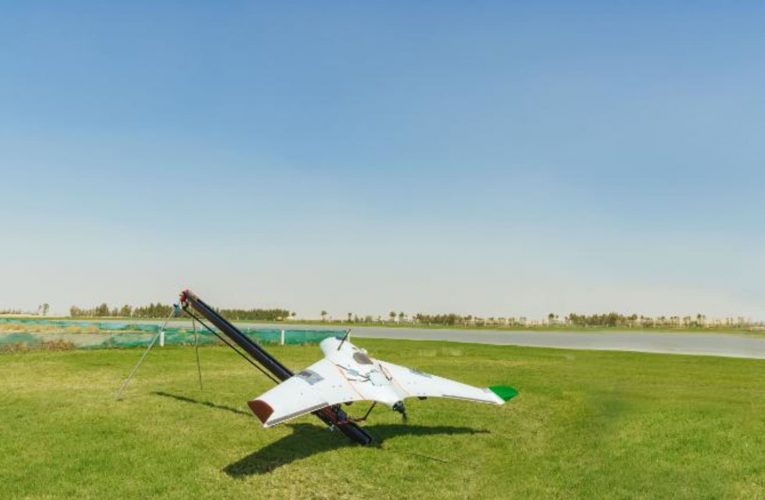 الإمارات تمول مشروعات تستخدم طائرات دون طيار في استمطار السحب بشحنات كهربية