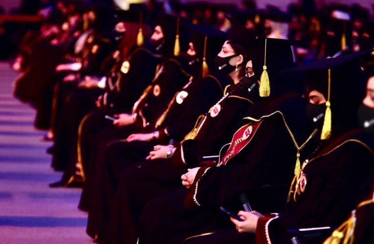 تداول فيديو زوجة أمير قطر بحفل تخرجها و”خروجها عن النص” بحديث عن الشيخ تميم