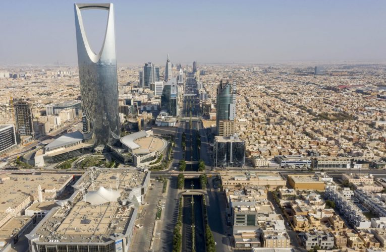 بعد حفل ودعوة مشاهير ولاعبين.. السعودية تغلق مقهى في الرياض