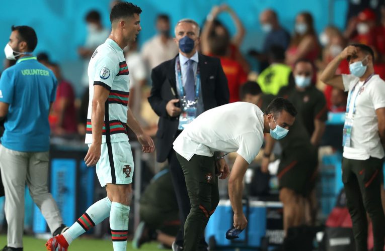 للمرة الثانية منذ 4 أشهر.. رونالدو يشعل غضب مشجعي البرتغال بعد الخسارة أمام بلجيكا