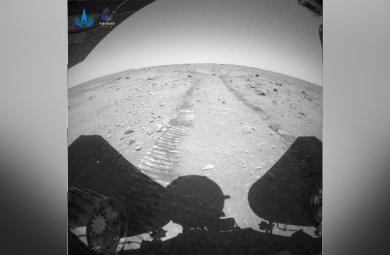 شاهد مقاطع الفيديو التي صورتها مركبة الصين على المريخ