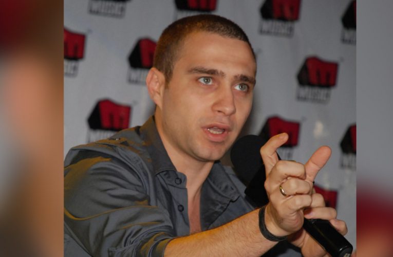 حسام حبيب يتحدث عن مؤامرة من أشخاص “كانوا مقربين” منه في إطلالته الأولى بعد الأزمة.. والفيديو المقبل “من المحكمة”